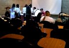 Kelas pagi, tapi boong...