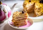 Sepotong Kue yang Tersisa Setengahnya dan yang Tak Tersisa Sama Sekali