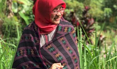 Tenun Baduy Adu Mancung