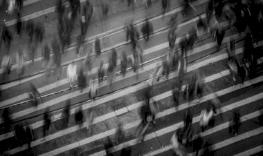 Senin yang Selalu bergegas