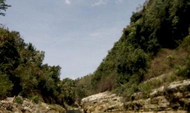 Empat Puisi dua bait-an