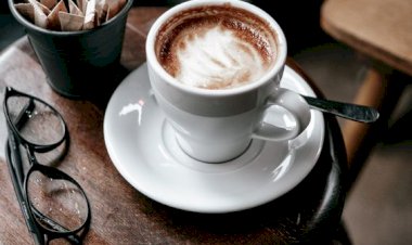 Fasisme dan Secangkir Espreso