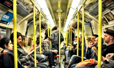 KETAKUTAN, KONSPIRASI, DAN NEW NORMAL