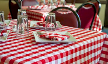 Meja Dua Dan Kereta Kuda