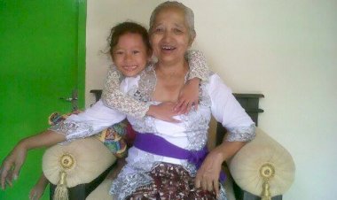 STRATEGI KOMUNIKASI ALA MARKETING UNTUK MEMBANGUN HUBUNGAN BAIK DENGAN MERTUA