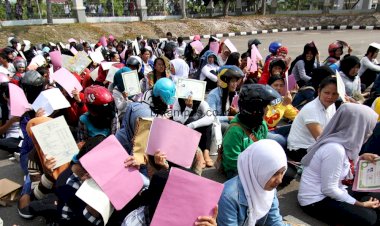 “MENCARI KARYAWAN”