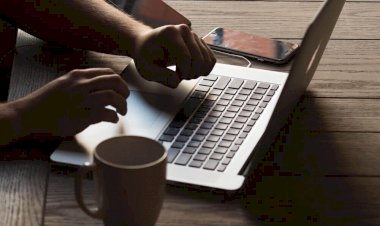 AKU BERHENTI MENULIS