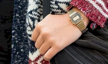 UNTUK SESEORANG YANG KATANYA TEPAT WAKTU TAPI NYATANYA TAK SETEPAT ITU