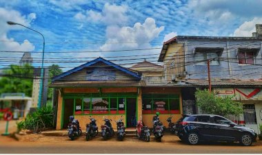 Life Begin at Warteg (Forty)