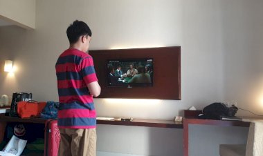 DULU NGANTOR SEKARANG NGONTEN