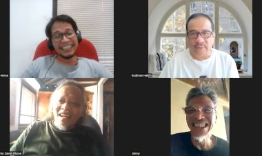 GILAK! LO TUWAK BANGET?