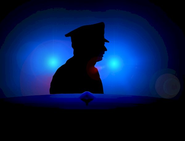 Polisi dan Seorang Pelapor