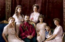 Ketika Rakyat Membunuh Rajanya: Kisah Keluarga Kerajaan Romanov