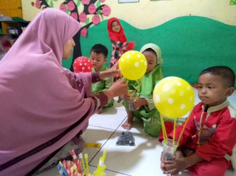 Kasih sayang yang berlebihan bisa membunuh kemandirian seorang anak