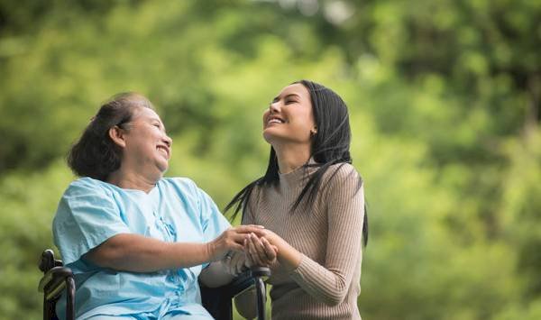 Pentingnya Komunikasi Anak Tentang Diagnosis Kondisi yang Mengancam Jiwa Orang Tua